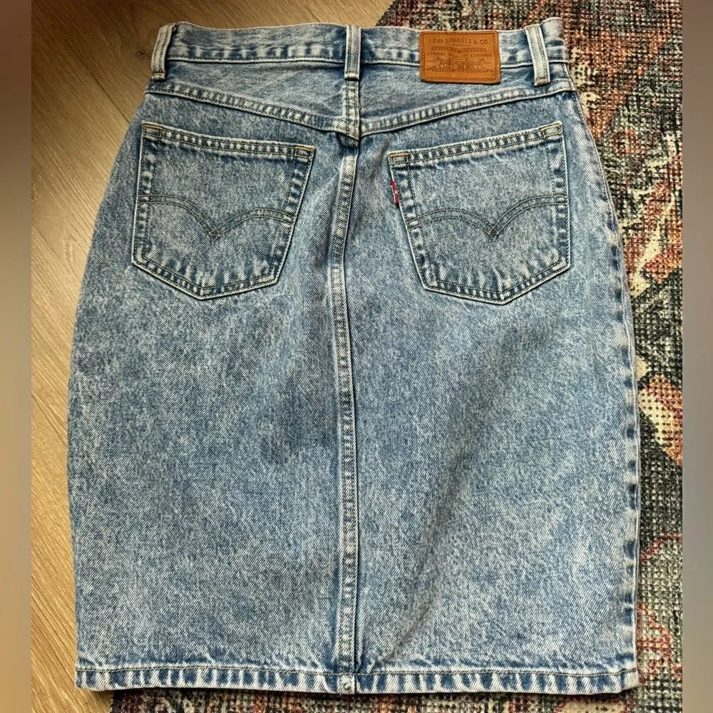Levi’s Premium Denim Vintage Wash Button Front Denim Skirt